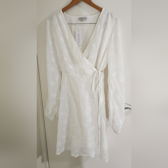 BNWT Showpo Stuck With Me Dress in White Star Print - Size 18 - Picture 4 of 12